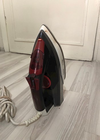  Beden Fakir Beyaz ve Koyu Renkli Elektrikli Ütü