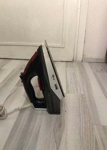 Fakir Beyaz ve Koyu Renkli Elektrikli Ütü