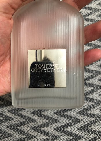Tom Ford Grey Vetiver Erkek Parfümü - Görsel 2