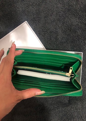 Beden yeşil Renk Yves Saint Laurent Parlak Yeşil Deri Kadın Cüzdanı