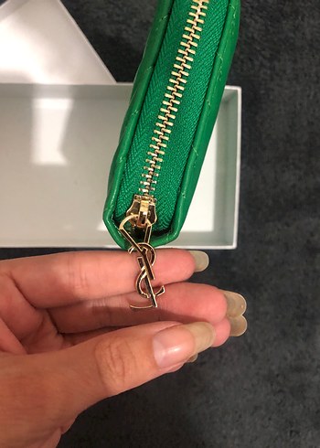 Beden yeşil Renk Yves Saint Laurent Yeşil Deri Fermuarlı Kadın Cüzdanı