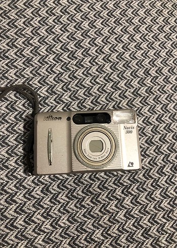 Nikon N8000 Retro Kompakt Kamera