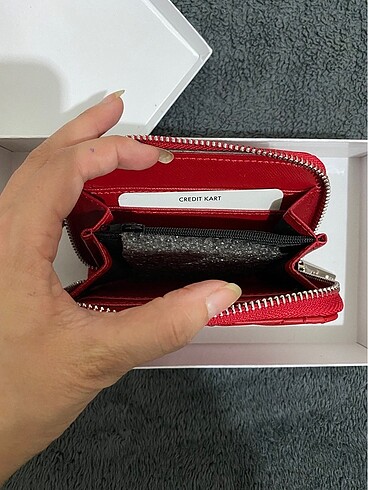  Beden kırmızı Renk Yves Saint Laurent cüzdan