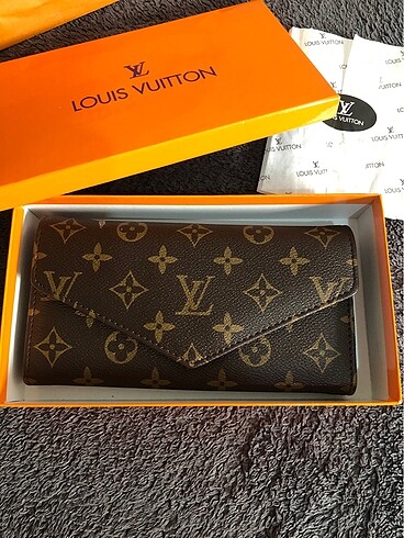  Beden kahverengi Renk Louis Vuitton cüzdan resimdeki gibi ürün