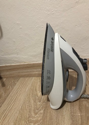  Beden Arçelik Gri Buharlı Ütü