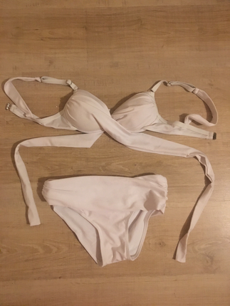 34 Beden beyaz Renk Vs beyaz bikini 