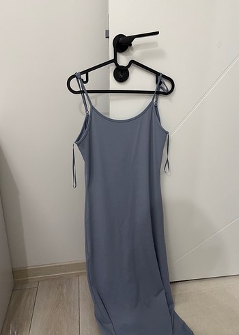 Midi Halter Yaka İnce Askılı Elbise