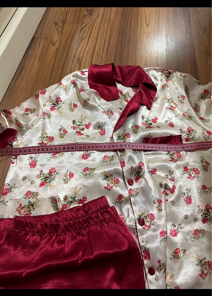 İpekli pijama takımı - Görsel 3