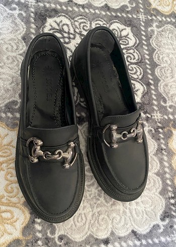 Siyah Deri Platform Topuklu Gotik Tokalı Kadın Loafer