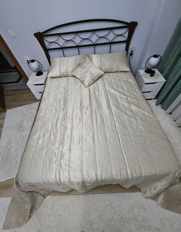 LINENS Bej Payet İşlemeli Parlak Yatak Örtüsü - Görsel 5