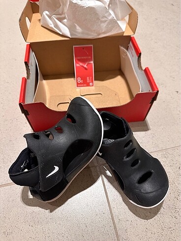 Nike 25 numara sandalet