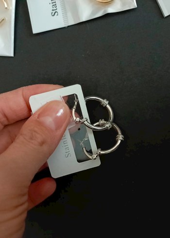 Kadın Mini Tokalı Gümüş Küpeler - Görsel 3