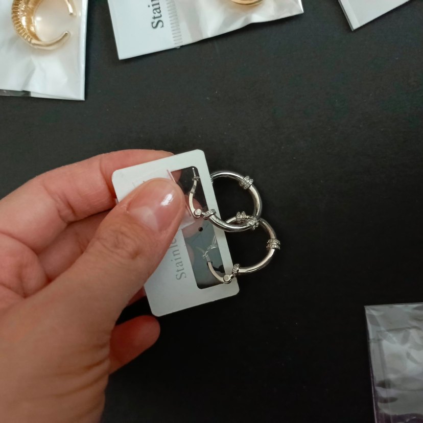 Kadın Mini Tokalı Gümüş Küpeler - Görsel 3