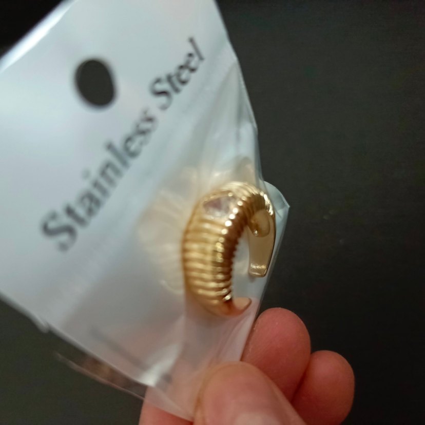 Altın Renkli Mini Elastik Küpe - Görsel 2