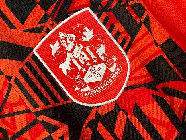 xl Beden kırmızı Renk huddersfield 24/25