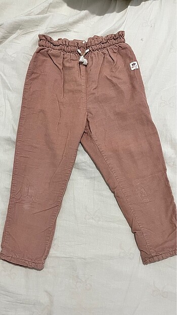 Kadife kumaş çiçek detaylı pantolon ????