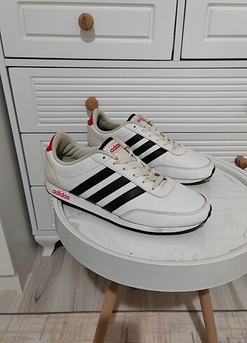 Orijinal Adidas, çok temiz 