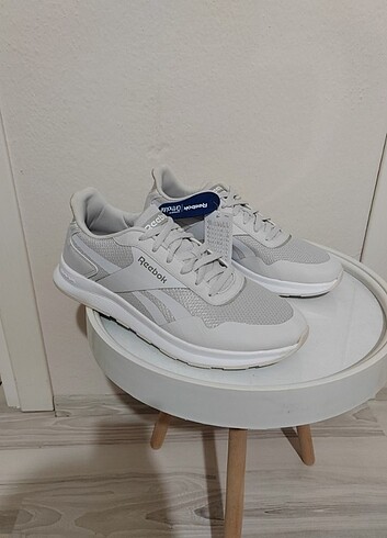 Orijinal Reebok, hiç kullanılmadı 