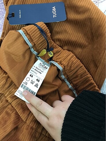 44 Beden siyah Renk Pantolon