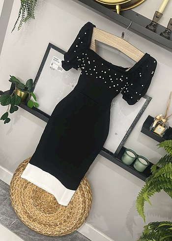 xl Beden Boncuk Detaylı Siyah Uzun Kalem Elbise