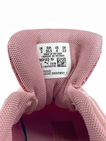 35,5 Beden pembe Renk Puma Spor Ayakkabı %70 İndirimli.