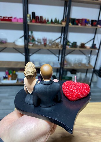 Kalp şeklinde tabanlı çift figürlü dekoratif mumluk - Görsel 2