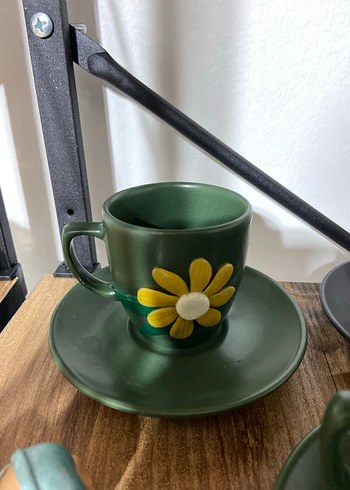 Yeşil Papatya Desenli Fincan ve Tabağı - Görsel 2