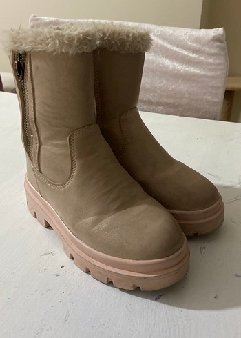 Kız Çocuk Bej Kürk Detaylı Bot - Görsel 5