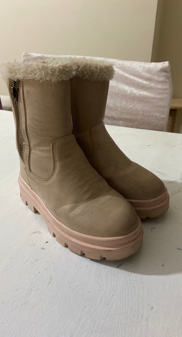 Kız Çocuk Bej Kürk Detaylı Bot - Görsel 5