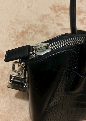 Siyah Deri Yılan Desenli Buckle'lı Kadın Çanta - Görsel 4