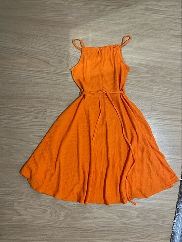 Halter yaka elbise