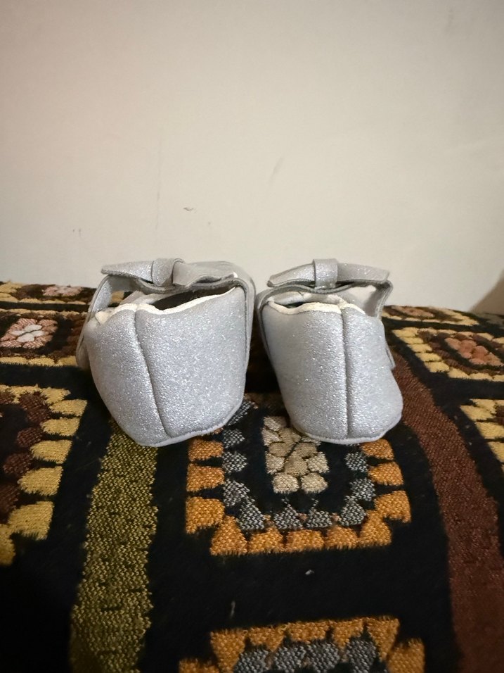 Kız Çocuk Gri Fiyonklu Nakışlı Babet - Görsel 4