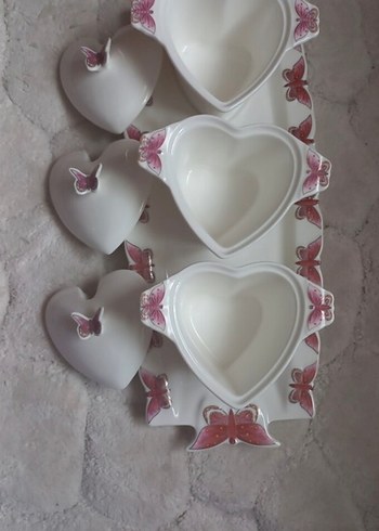 Kelebek Desenli Kalp Şekilli Porselen Set - Görsel 2