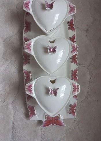 Kelebek Desenli Kalp Şekilli Porselen Set - Görsel 3