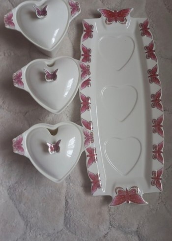Kelebek Desenli Kalp Şekilli Porselen Set - Görsel 7