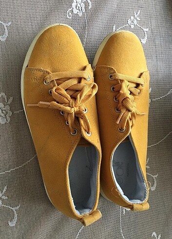 Ole Henriksen Kadın sarı ayakkabı 