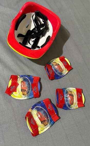 McQueen Lisanslı Kask, Dizlik ve Dirseklik - Görsel 2