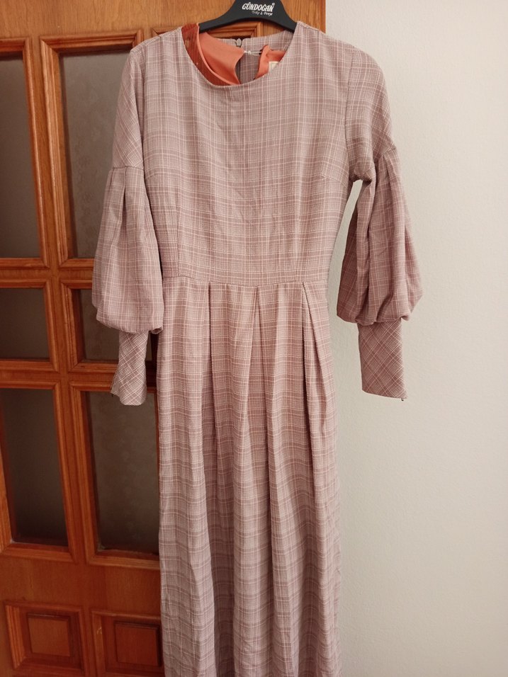 Bej Uzun Kollu Pilili Keten Elbise - Görsel 5