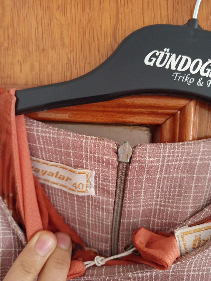 Bej Uzun Kollu Pilili Keten Elbise - Görsel 2