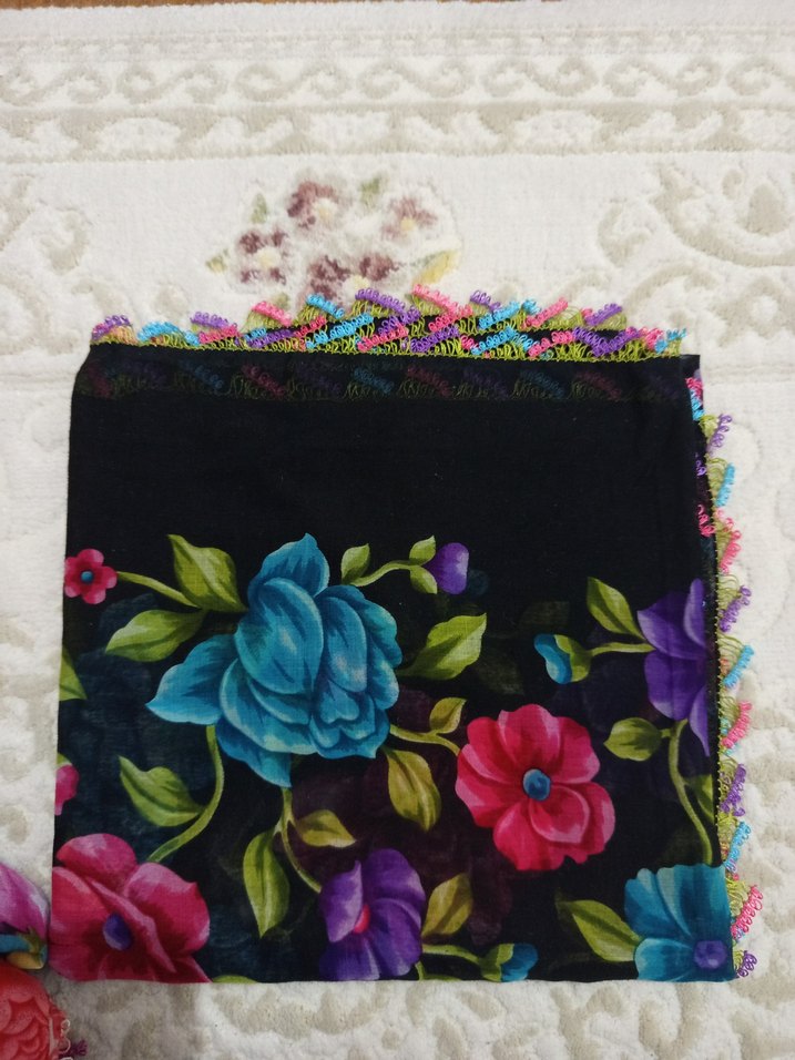 Dantel Detaylı Kırmızı Kadın Fular - Görsel 5