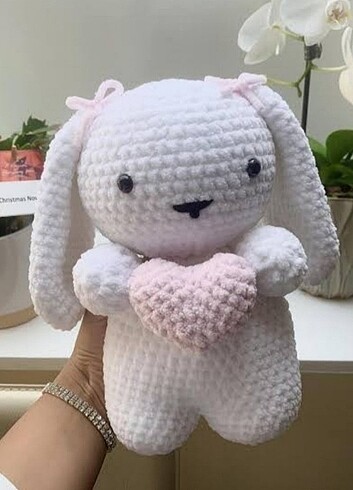 Kadife Peluş Kalpli Tavşan 