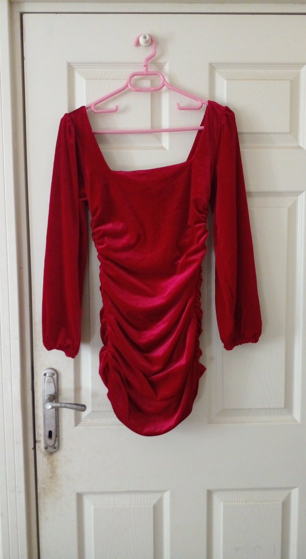 Uzun Kollu Kırmızı Midi Kadife Elbise - Görsel 2