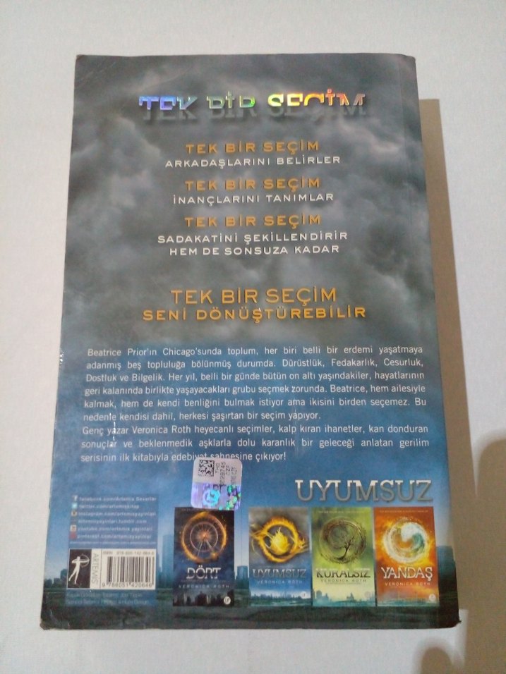 Uyumsuz - Veronica Roth - Görsel 2