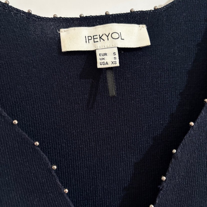 Siyah Süet V Yakalı Kadın Bluz - Görsel 3