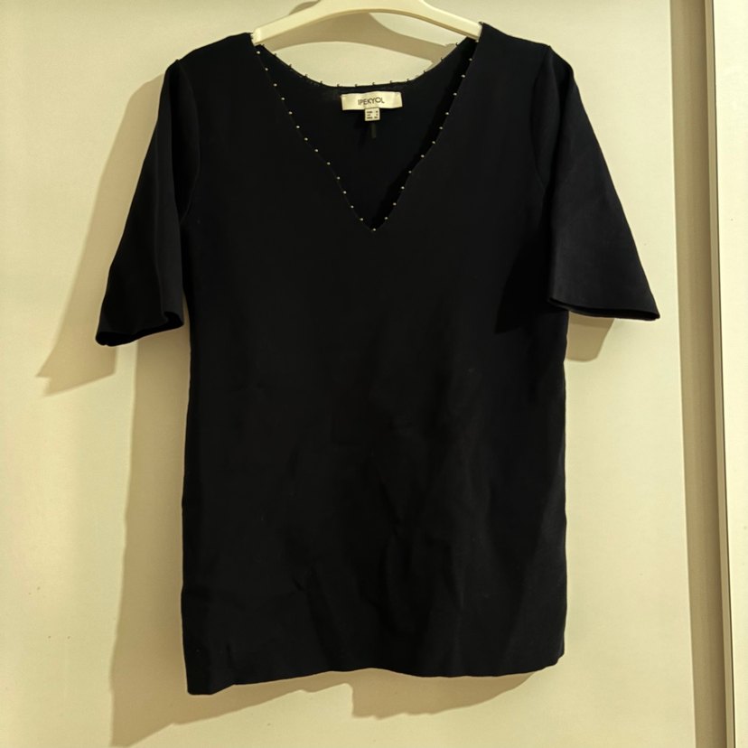 Siyah Süet V Yakalı Kadın Bluz - Görsel 4