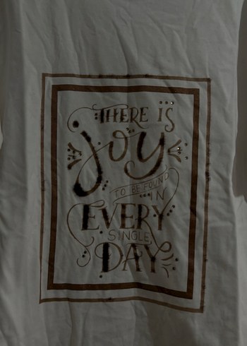 Beyaz Baskılı Kısa Kollu Kadın Tişört - Görsel 2