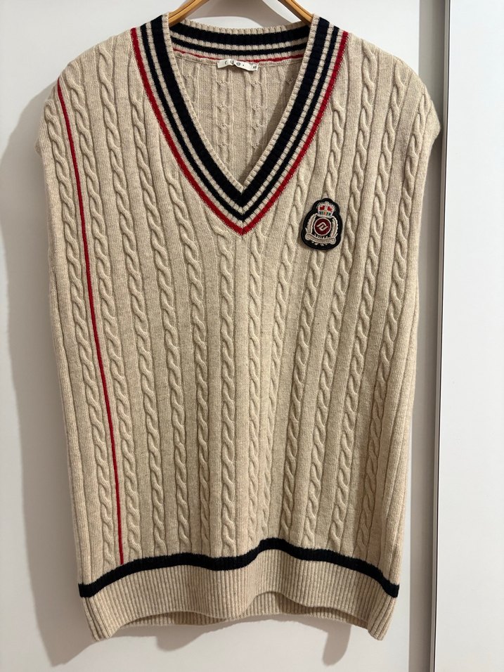 Nakışlı V Yaka Örgü Süveter - Görsel 3