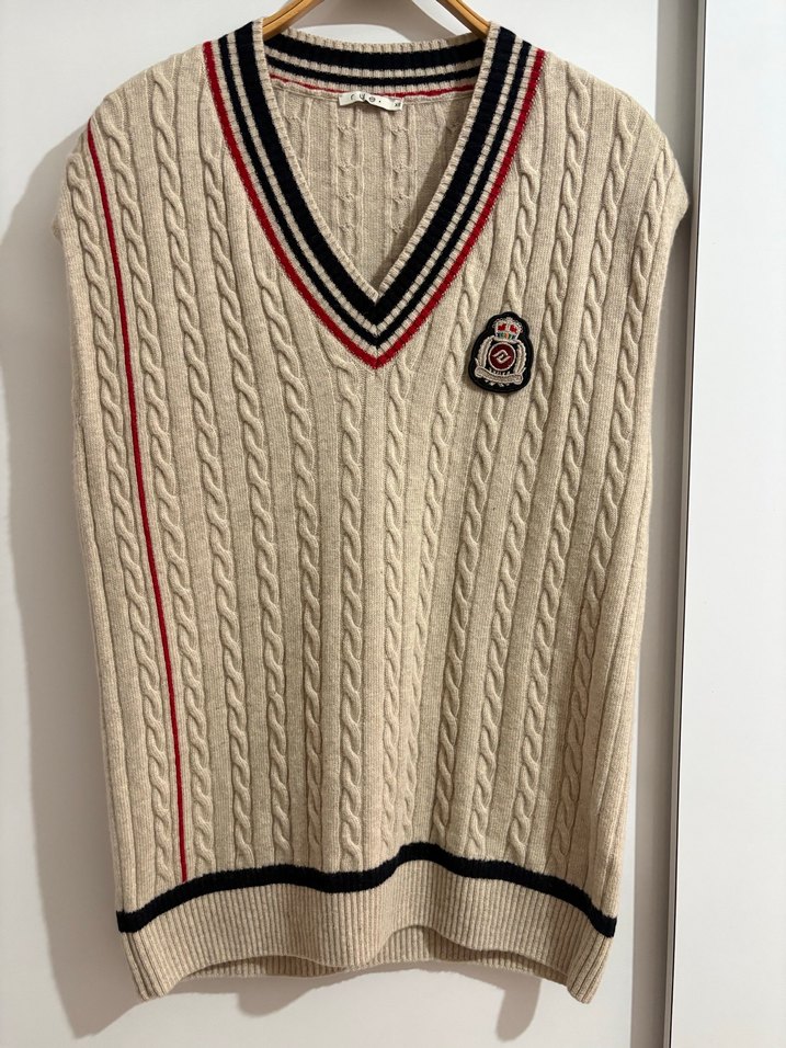 Nakışlı V Yaka Örgü Süveter - Görsel 2