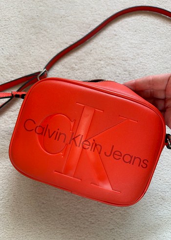 Calvin Klein Kırmızı Deri Kadın Çapraz Çanta - Görsel 10