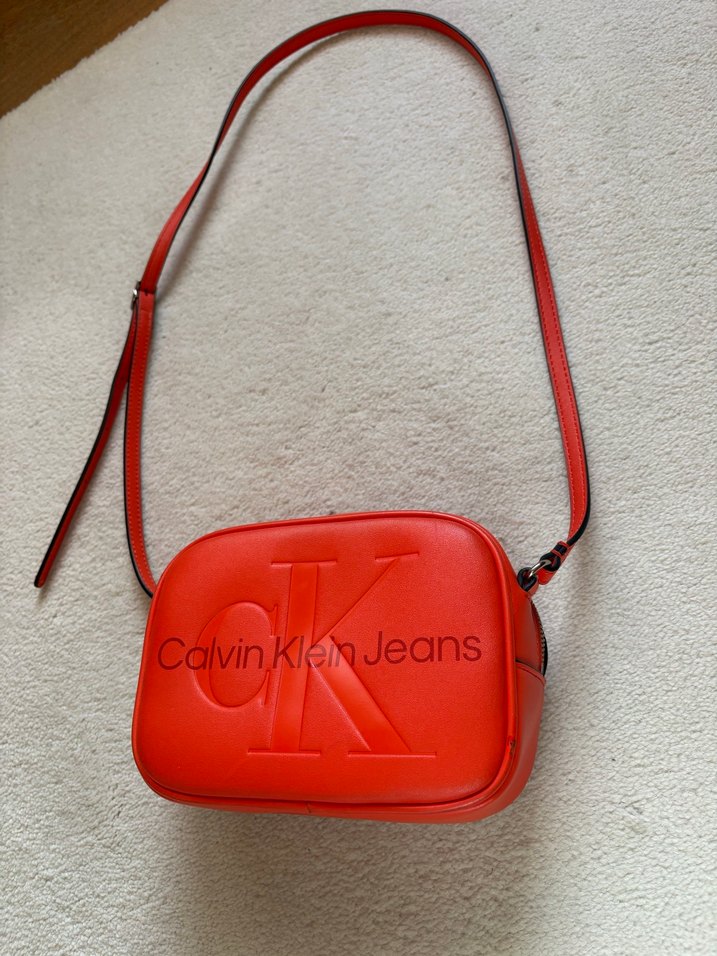 Calvin Klein Kırmızı Deri Kadın Çapraz Çanta - Görsel 4